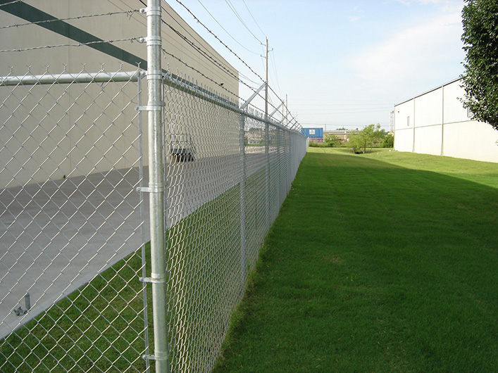 How Long Do Vinyl Fences Last? - Pacific Fence & Wire Co.